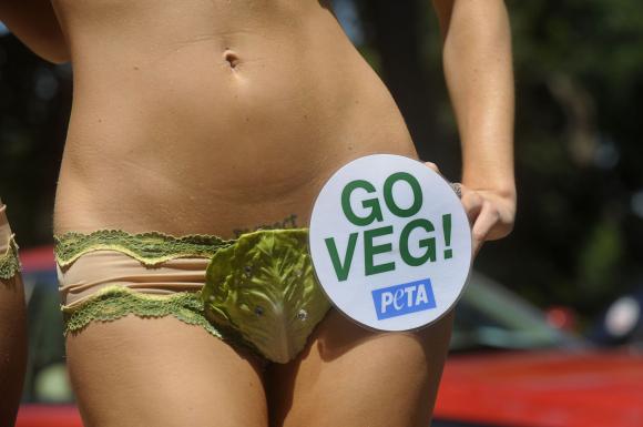 PETA-protests-National-Hot-Dog-Day_10