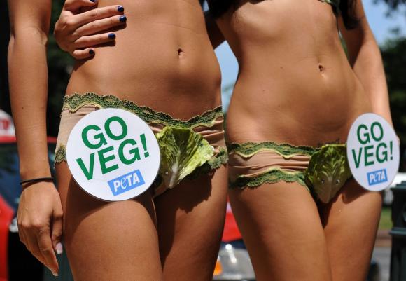 PETA-protests-National-Hot-Dog-Day_5