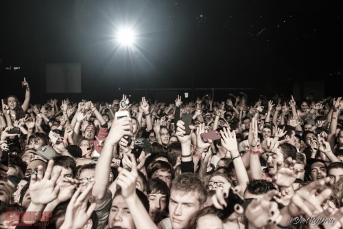 The audience of Macklemore’s November 28, 2012 concert in Toronto. (Source: thecomeupshow [CC-BY-2.0 (http://creativecommons.org/licenses/by/2.0)], via Wikimedia Commons)