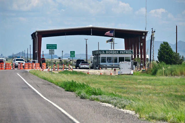Photo of a United States border patrol checkpoint.