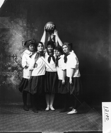 453px x 542px - Vintage Women's Basketball Teams: So Funny! - Sociological Images
