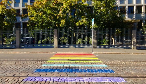 1280px-Russian_Embassy_in_Helsinki,_LGBT_pavement